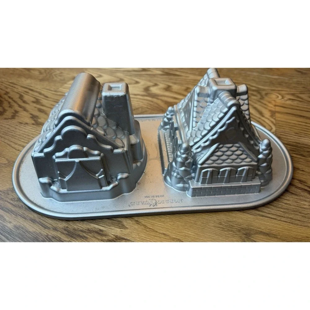 Nordic Ware Gingerbread House Duet Christmas Cake Pan 5 Cup Silver Cast Aluminum